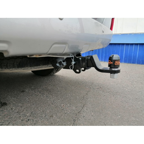 Фаркоп BALTEX на TOYOTA Land Cruiser 200 2007–  Арт. 24.2443.32 (фаркоп легкосъемный под квадрат 50х50)